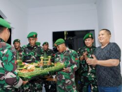 Komandan Kodim 1311/Morowali Beserta Jajaran Berikan Surprise Nasi Tumpeng Dalam Rangka HUT Ke-78 Bhayangkara di Kediaman Kapolres Morowali