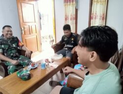 Babinsa Koramil 1311-07/Menui Kepulauan: Pererat Silaturrahmi dan Kekompakan Bersama Warga Binaanya di Desa