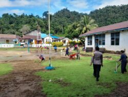Anggota Koramil 1311-07/Menui Kepulauan dan Babinkamtibmas Bersama Masyarakat Desa Matarape Gelar Kerja Bakti