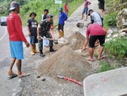 Babinsa Koramil 1311-03/Petasia Bersama Masyarakat Laksanakan Kerja Bakti Siapkan Kampung Pancasila di Desa Korolaki