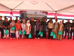 Kodim 1311/Morowali Ikuti Vicon Peresmian 2.664 Titik Air Bersih di Seluruh Indonesia dan Bagikan Sembako Kepada Masyarakat