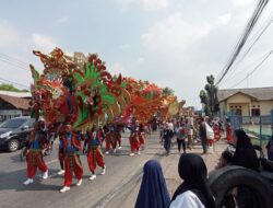 Kirab Odong-Odong atau Sisingaan, Tradisi Pengantin Sunat di Karawang