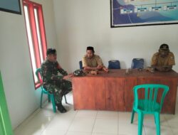 Babinsa Koramil 1311-07/Menui Kepulauan Gelar Komsos Bersama Aparat Desa Torokuno