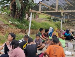 Melalui Komsos, Babinsa Desa Kolaka Ajak Warga Jaga Keamanan dan Ketertiban