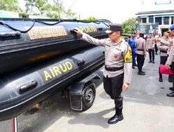 Pelayanan Kepolisian Wakapolda Kepri Meninjau Langsung Arus Balik Lebaran 2025 di Batam