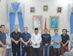 Bupati Tanjab Barat Gelar Audiensi dengan Calon Investor untuk Kembangkan Energi Hijau dari Sampah dan Matahari