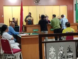 Sidang Praperadilan Jurnalis Hendly Mangkali Berlangsung Tegang