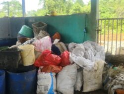 Dari Sampah Jadi Cuan: Warga Oneputeh Jaya Olah Sampah Jadi Kompos dan Ecobrik