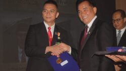 Dosen Universitas Deli Sumatera Terima Penghargaan Bergengsi dari Menko Polhukamimigrasi RI