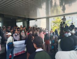 Massa Aksi di Morowali: “Anggaran 800 Miliar Mengendap, Bupati Iksan Sibuk Seremonial”