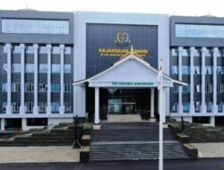 SILATURAHMI REKTOR UNTAD KE KAJATI SULTENG DISOROT! PUBLIK DAN MEDIA INGATKAN PENTINGNYA PROFESIONALISME DAN BEBAS DARI KONFLIK KEPENTINGAN